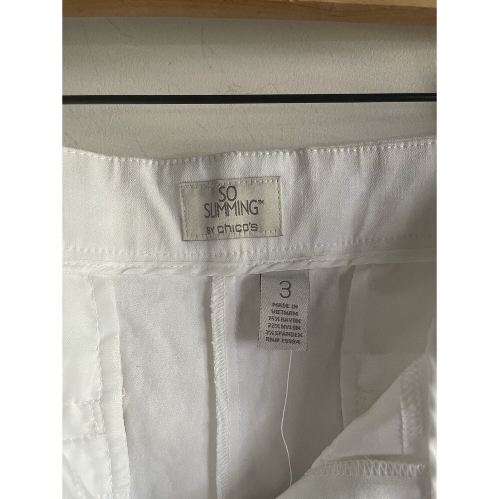 NWT Chicos So Slimming White Stretch 13” Bermuda Shorts Size 3/XL/US 16 Pockets - Picture 2 of 12